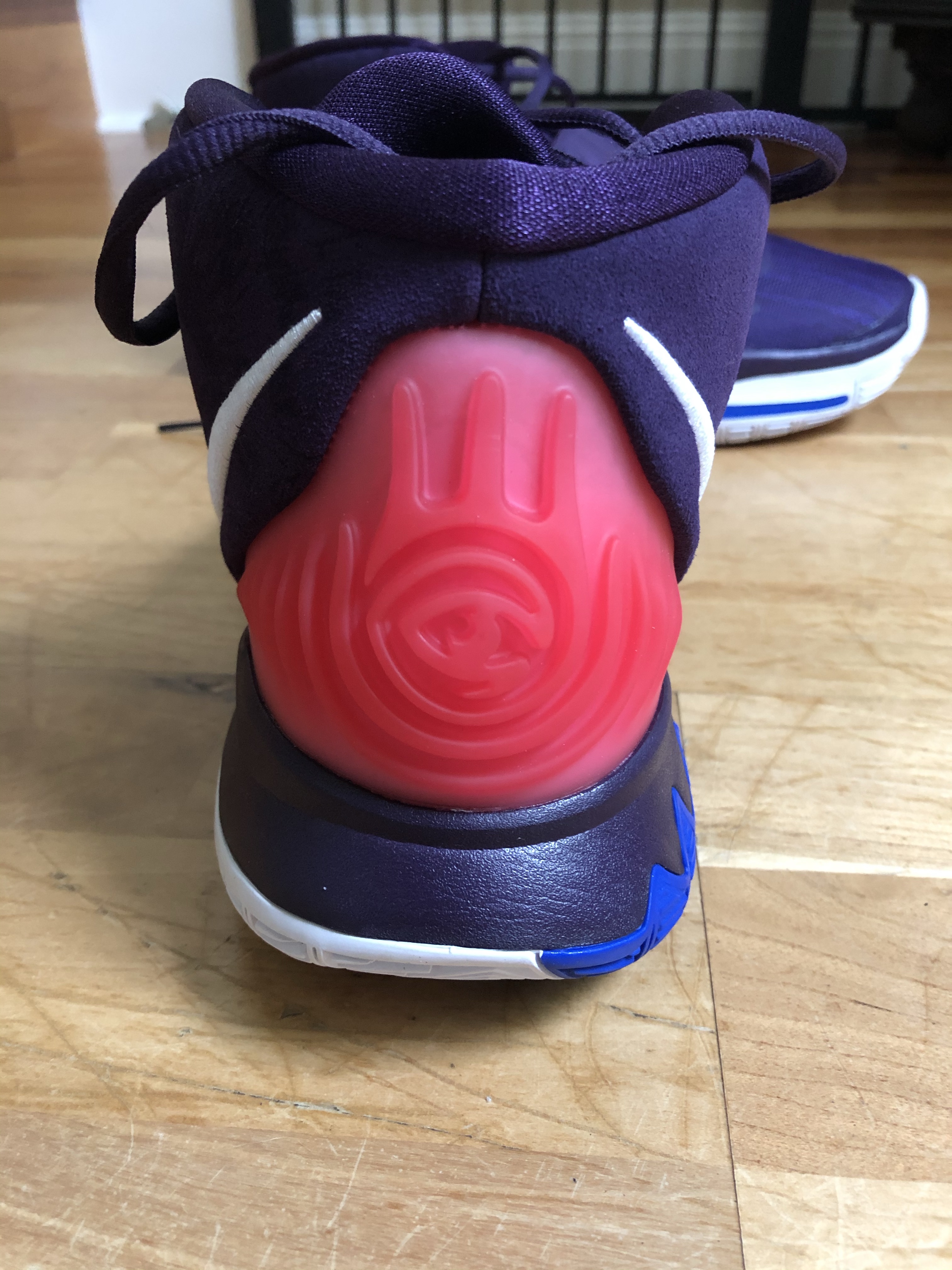 does the kyrie 6 run small